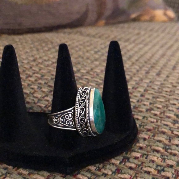 Ring - Picture 2 of 5